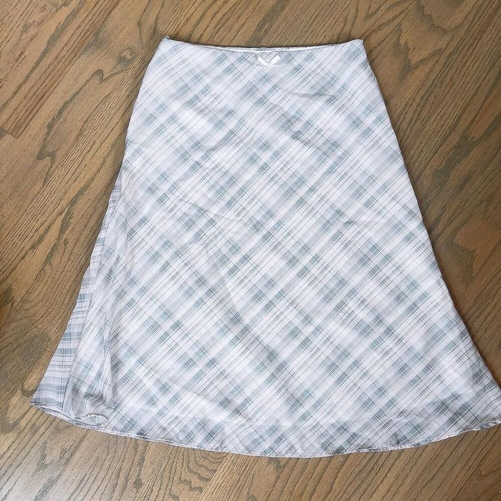 white and grey plaid skirt size small